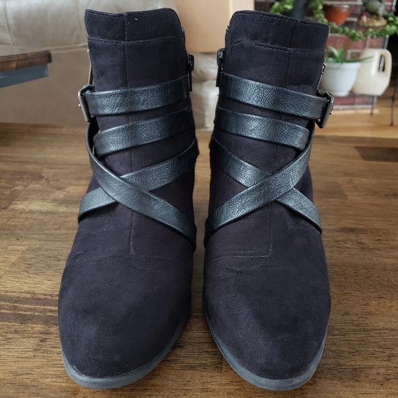 SOLD Black Strap Bootie Heel Ankle Boots - Size 9 - Picture 5 of 9